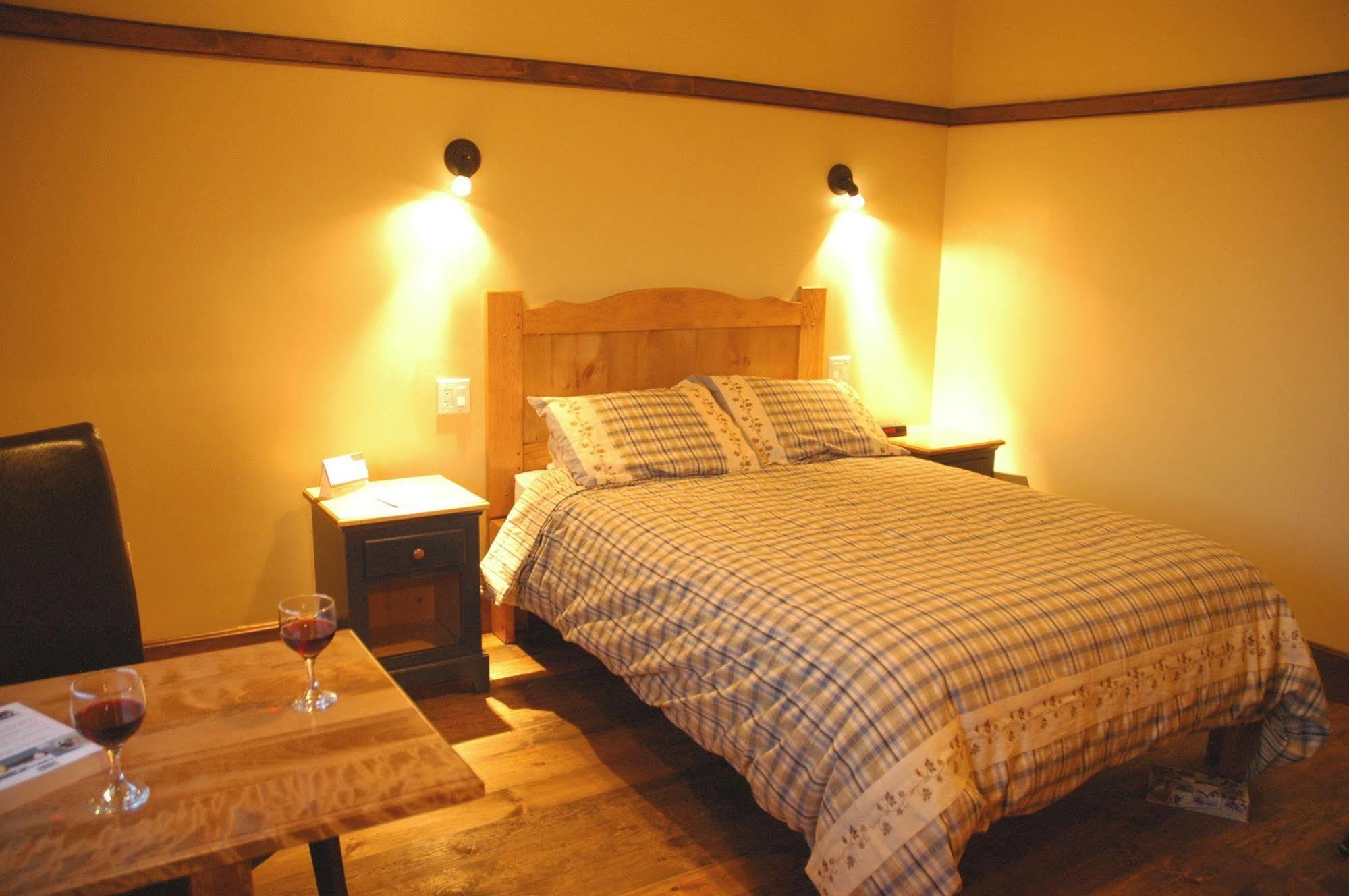 Auberge La Salicorne Et Escapades - Adventure Resort Grande-Entrée エクステリア 写真